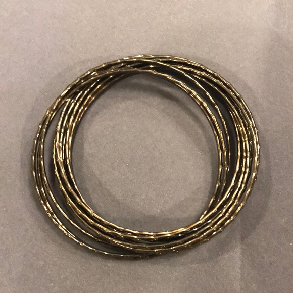 Jewelry - ✅CLEARANCE- Vintage Bronze/Dark Gold Multi-Band Textured Bangle Bracelet